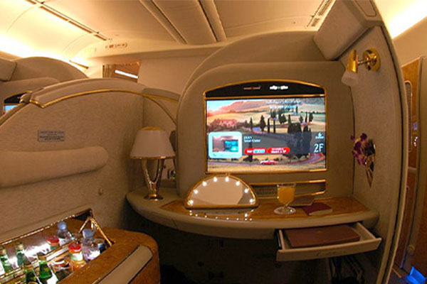 فرست کلاس امارات a380